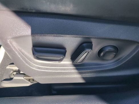 Certified 2022 Toyota Prius Limited image 20