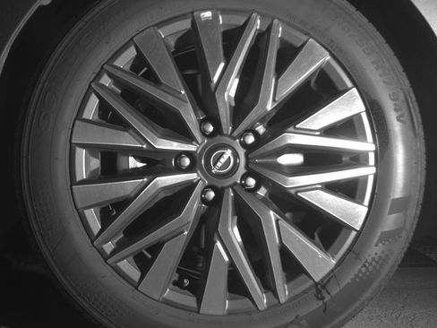 Used 2025 Nissan Altima 2.5 SV FWD image 12