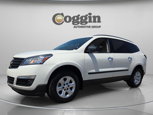 Used 2015 Chevrolet Traverse LS FWD image 1