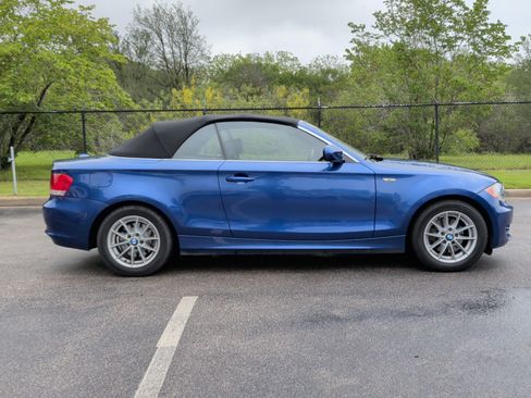 Used 2011 BMW 128i Convertible image 6