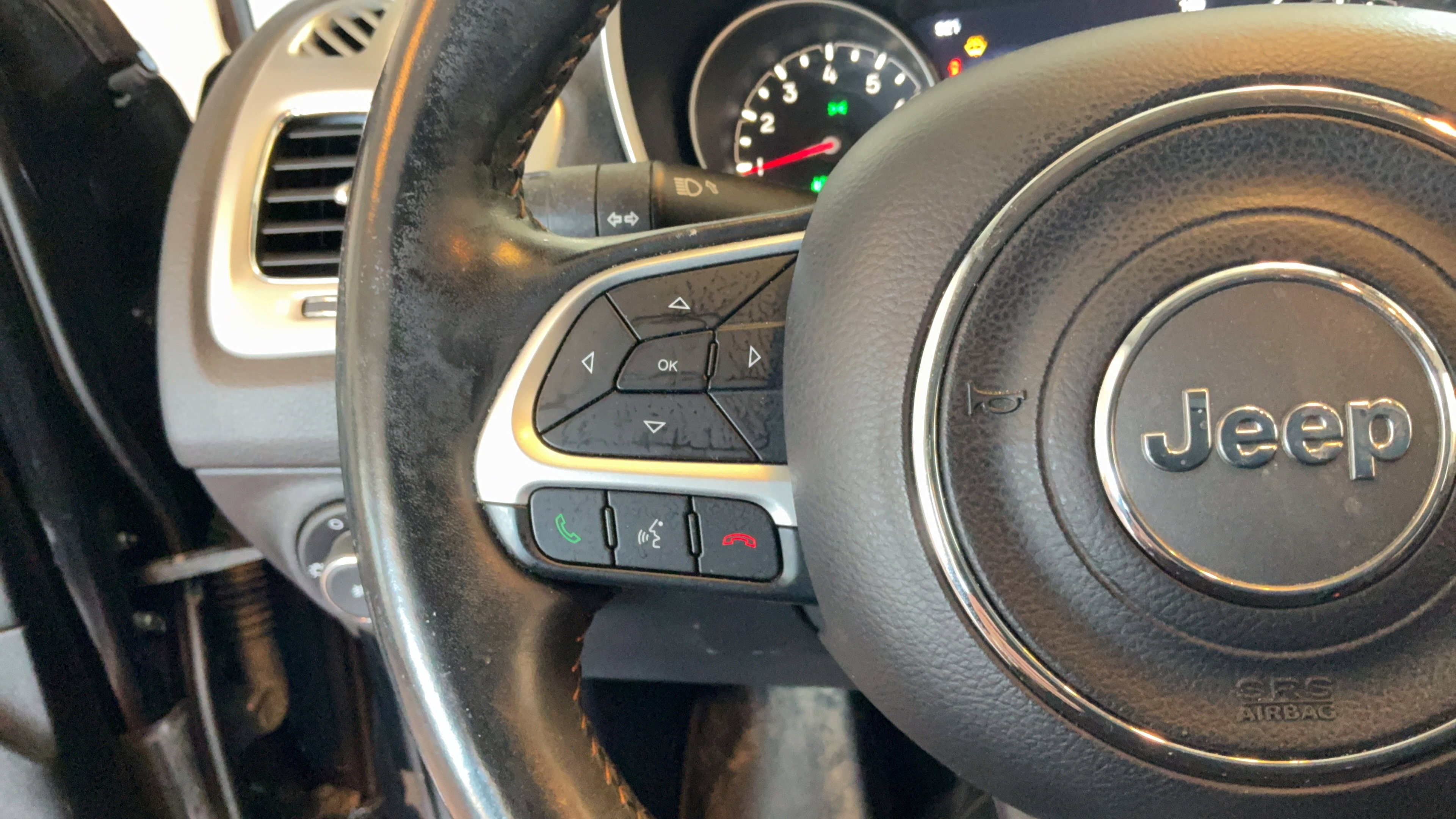 Used 2019 Jeep Compass Latitude w/ Popular Equipment Group AWD/4WD image 16