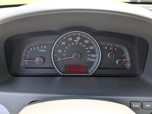 Used 2009 Kia Borrego LX w/ Convenience Pkg RWD image 19