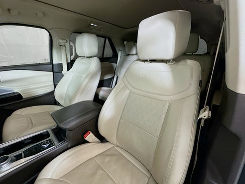 Used 2022 Ford Explorer Platinum w/ Equipment Group 601A image 21