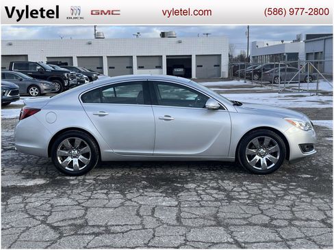 Used 2016 Buick Regal Premium image 2