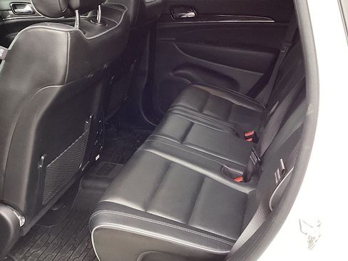 Used 2020 Jeep Grand Cherokee Overland AWD/4WD image 11