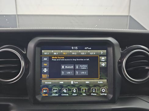 Used 2022 Jeep Wrangler Unlimited Sahara image 49