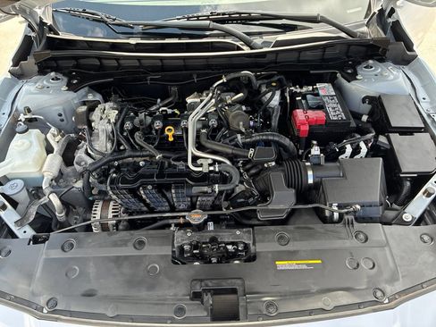 Used 2024 Nissan Altima 2.5 SR AWD/4WD image 40