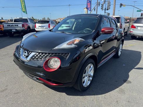 Used 2015 Nissan Juke S FWD image 4