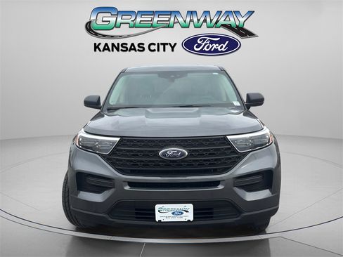 Used 2023 Ford Explorer 4WD image 2