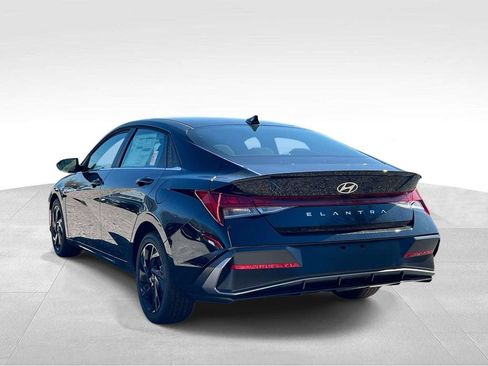 New 2026 Hyundai Elantra SEL Sport Premium FWD image 3