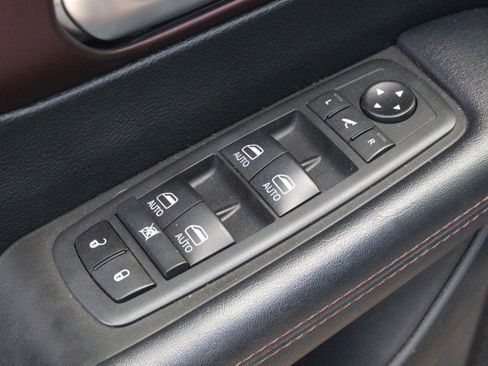Used 2020 Chrysler Pacifica Limited FWD image 13