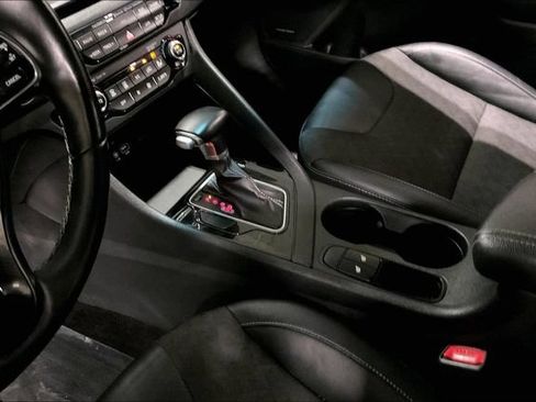 Used 2018 Kia Niro EX w/ Option Group 020 FWD image 15