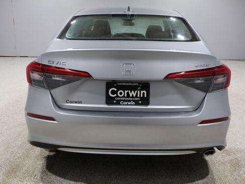 Used 2023 Honda Civic Sport image 3