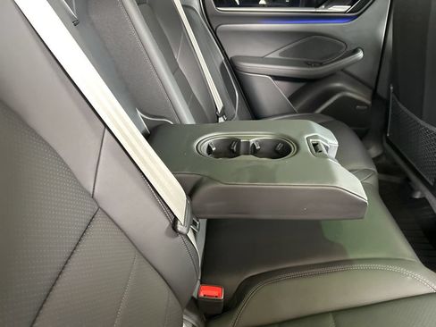 Used 2025 Porsche Macan Electric RWD image 31