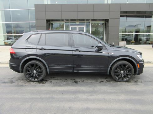 Used 2020 Volkswagen Tiguan SE R-Line image 13