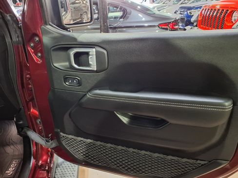 Used 2021 Jeep Wrangler Unlimited Sahara image 25