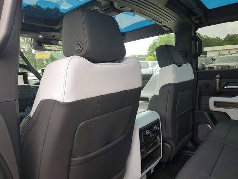 New 2025 GMC Hummer EV 2X image 9