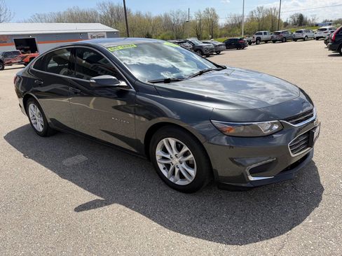 Used 2017 Chevrolet Malibu LT FWD image 7