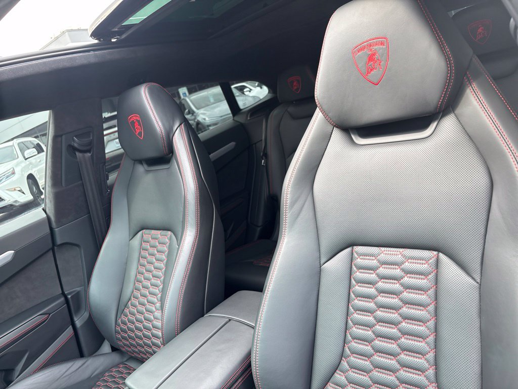 Used 2021 Lamborghini Urus AWD/4WD image 18