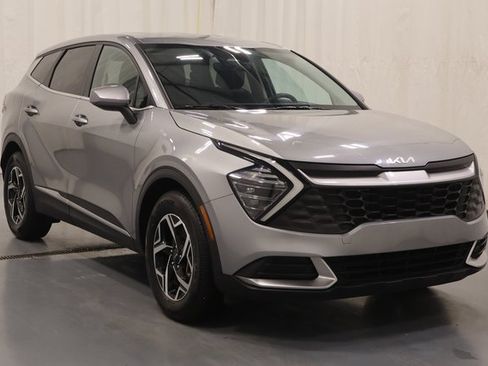 Used 2024 Kia Sportage LX image 2