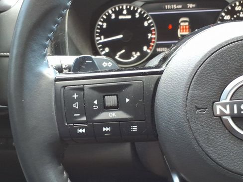 Used 2023 Nissan Pathfinder SV AWD/4WD image 12