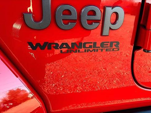 Used 2018 Jeep Wrangler Unlimited Rubicon image 32