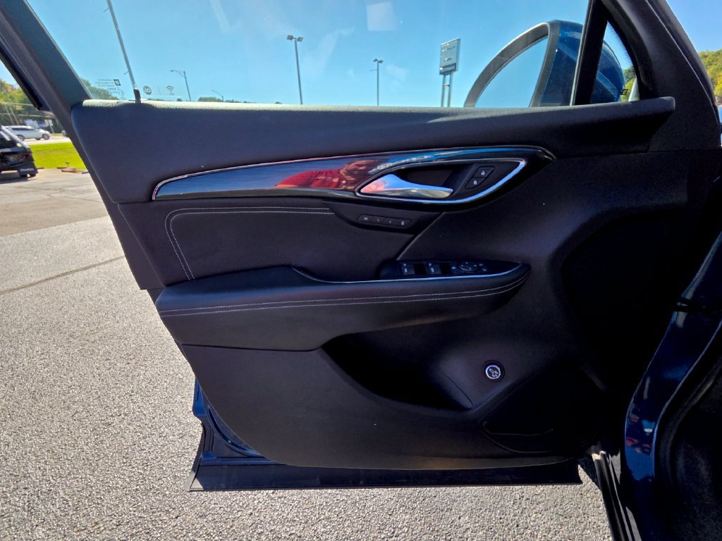 Used 2023 Buick Envision Essence FWD image 12