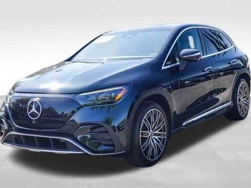 Used 2023 Mercedes-Benz EQE 500 4MATIC SUV image 3