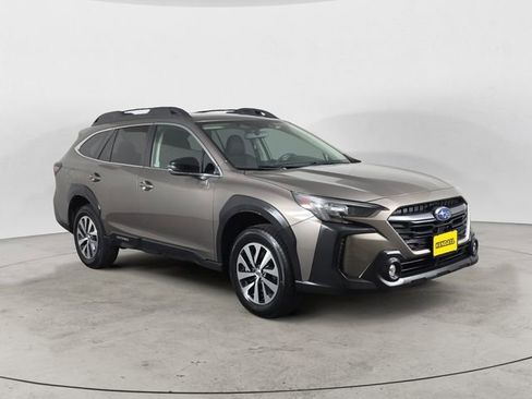 Certified 2024 Subaru Outback Premium AWD/4WD image 7