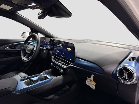 New 2026 Chevrolet Equinox EV LT image 33
