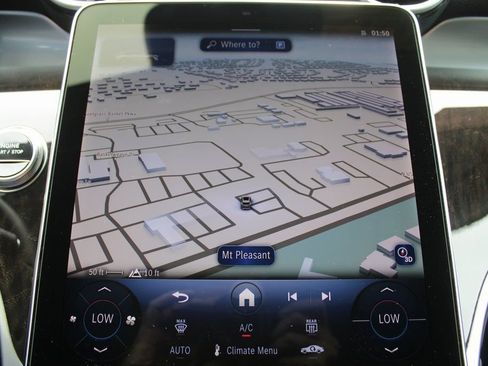 Used 2025 Mercedes-Benz GLC 350e 4MATIC image 40