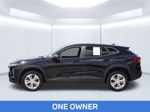 Used 2024 Chevrolet Trax LS FWD image 2