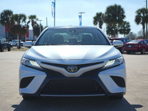 Used 2020 Toyota Camry XSE image 6