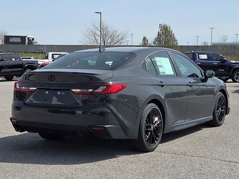 New 2026 Toyota Camry SE image 4