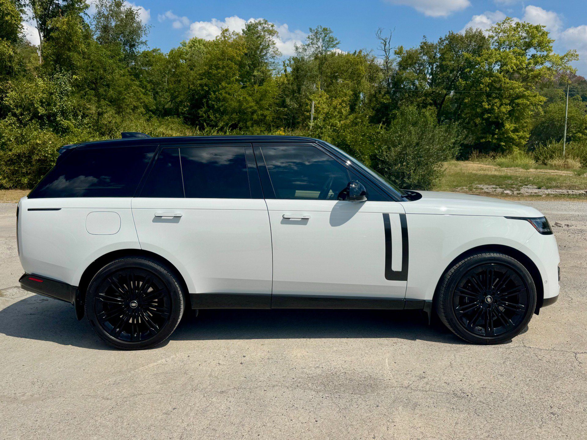 Used 2025 Land Rover Range Rover SE AWD/4WD image 7