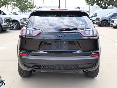 Used 2022 Jeep Cherokee Latitude AWD/4WD image 4