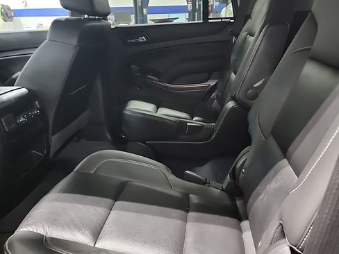 Used 2019 Chevrolet Tahoe LT w/ LT Signature Package image 5