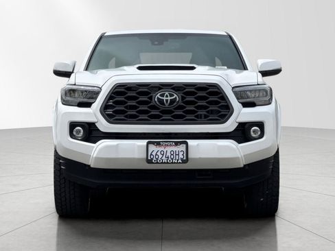 Used 2021 Toyota Tacoma TRD Sport w/ Technology Package image 9