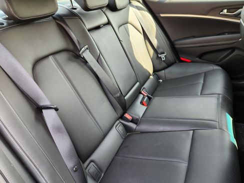 Used 2025 Genesis G70 2.5T RWD image 16