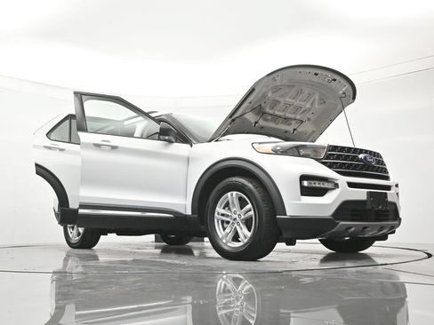 Used 2020 Ford Explorer XLT w/ Equipment Group 202A RWD image 49