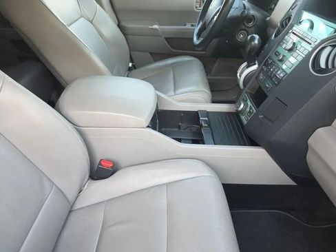Used 2010 Honda Pilot Touring image 13