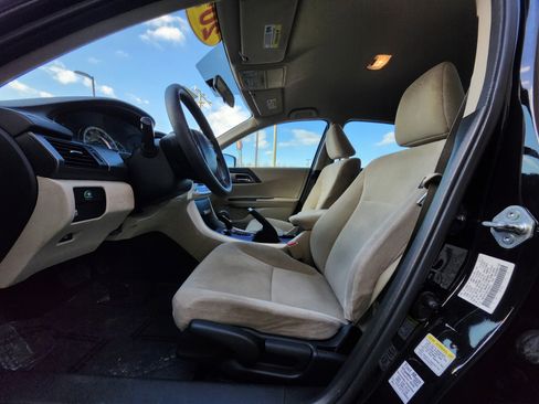 Used 2013 Honda Accord LX image 19