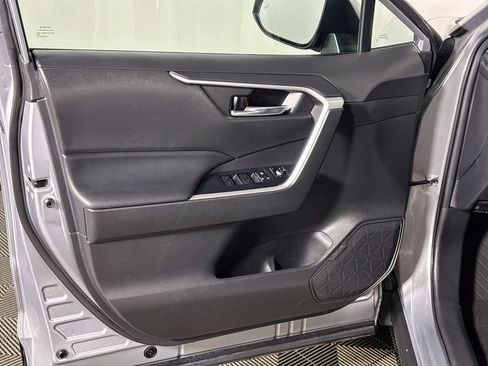 Used 2022 Toyota RAV4 XLE w/ Convenience Package AWD/4WD image 10