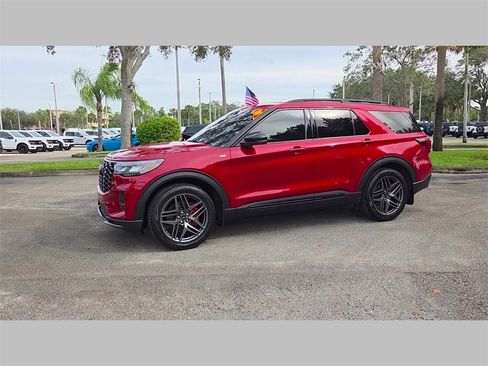 Used 2025 Ford Explorer ST-Line w/ Premium Package image 54