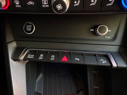 Used 2021 Audi Q3 2.0T Premium Plus image 29