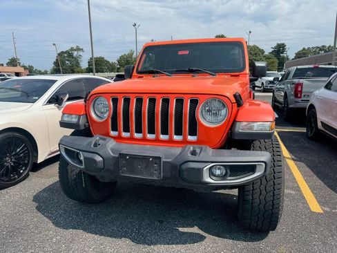 Used 2018 Jeep Wrangler Unlimited Sahara w/ Dual Top Group AWD/4WD image 4