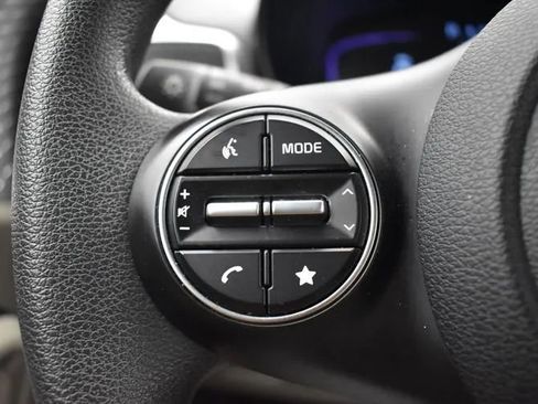 Used 2025 Kia Soul LX w/ LX Technology Package FWD image 24