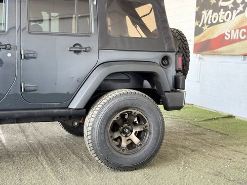 Used 2017 Jeep Wrangler Unlimited Sport image 3