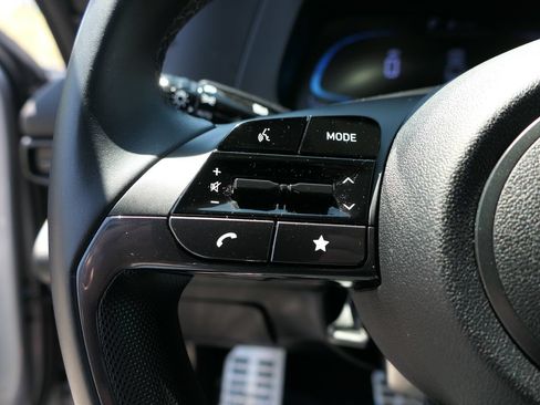 Certified 2025 Hyundai Elantra Sport FWD image 15