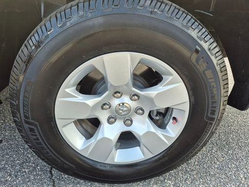 Used 2021 RAM 1500 Big Horn image 9